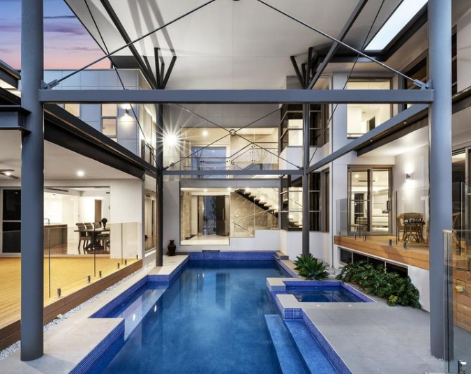 围绕游泳池设计的Bella Vista梦想之家以310万美元的价格出售