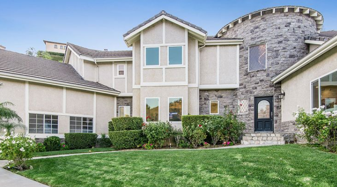 Shaquille O'Neal将以250万美元的价格反弹洛杉矶地区的房屋