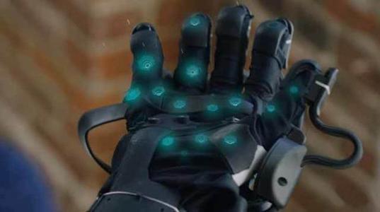 HaptX斥资1200万美元打造了一个装有传感器的手套