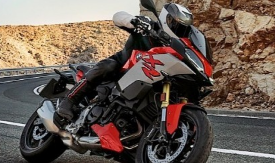 宝马Motorrad推出2020 F 900 R和F 900 XR为中档市场提供动力