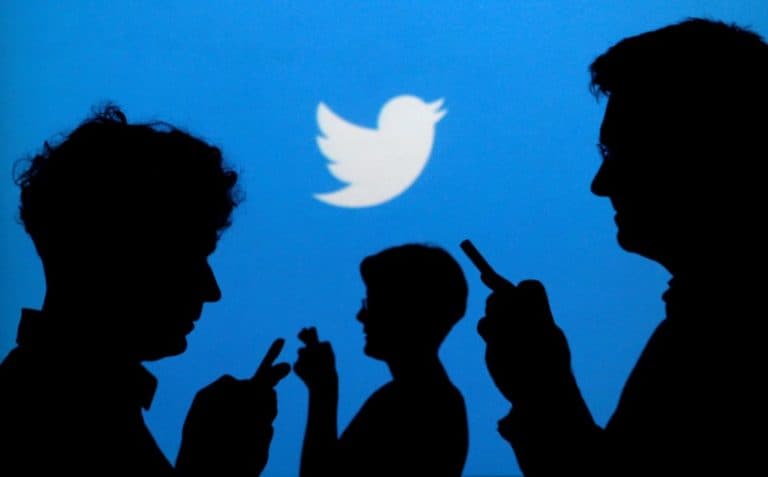 Twitter报告令人惊讶的季度用户增长，收入节拍