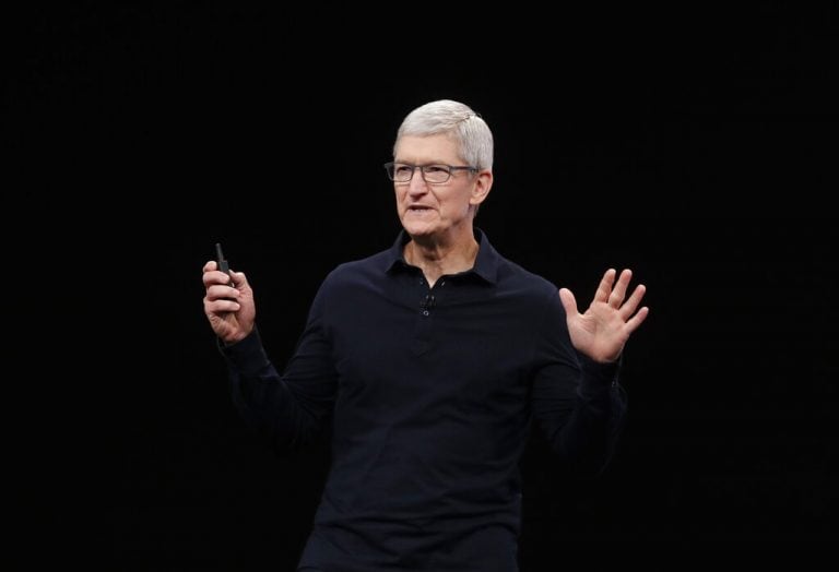 苹果首席执行官蒂姆厨师说，科技公司无法躲避他们创造的混乱的责任