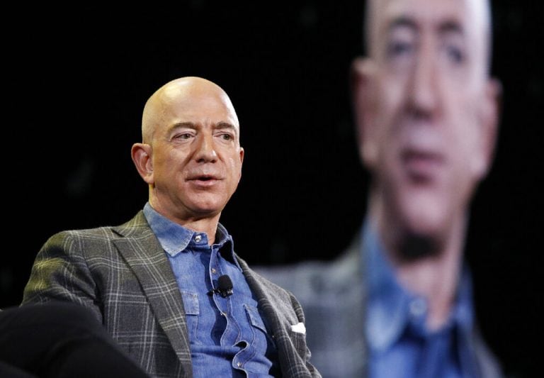 亚马逊创始人Jeff Bezos从保罗allen购买了90 000万美元的120英亩