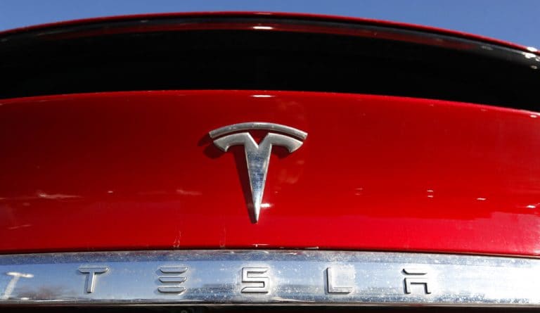 Reddit用户声称是Tesla Insider，现在说比特币帖子不是真的