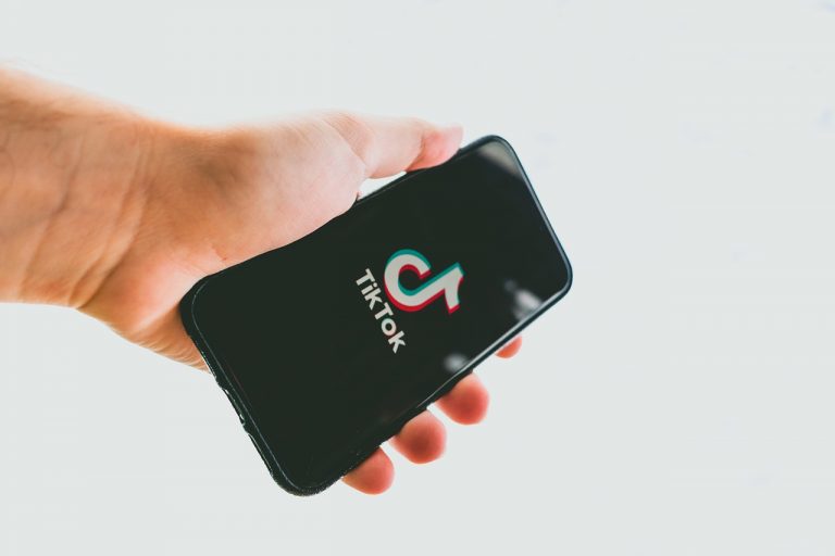 Tiktok Ban：巴基斯坦在社交媒体公司的保证后举行禁止中国视频共享应用程序