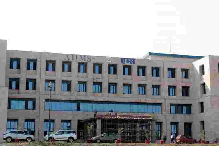 内阁批准泰米尔纳德邦，Telangana的Aiims