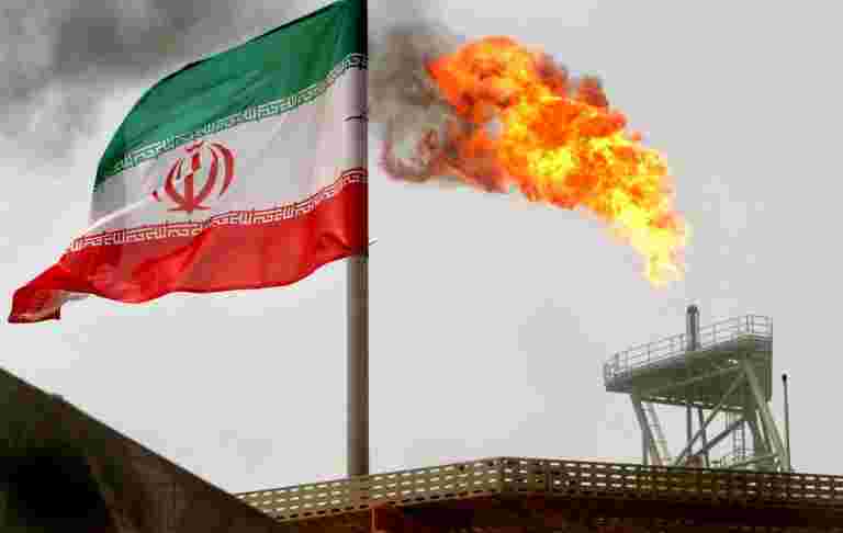 部长说，伊朗在“灰色市场”中销售石油以绕过美国制裁，说