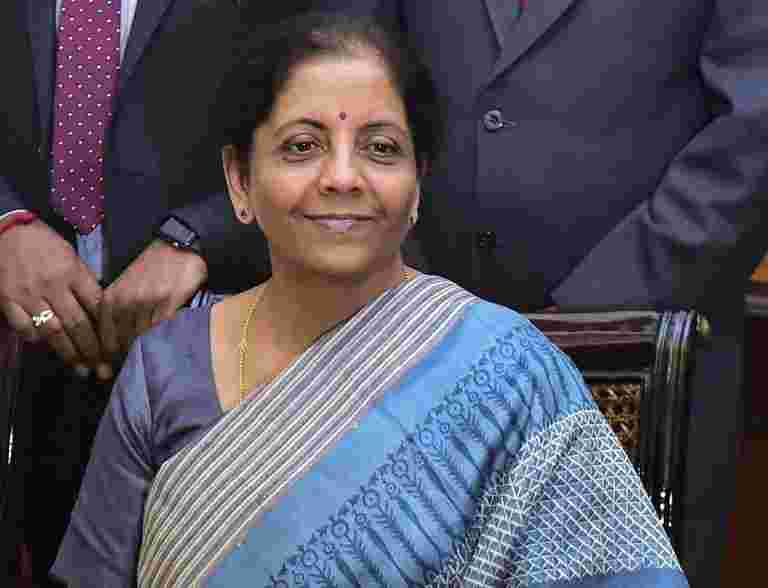 UPA制度下的“电话银行”的故意违约者受益人：FM Sitharaman.