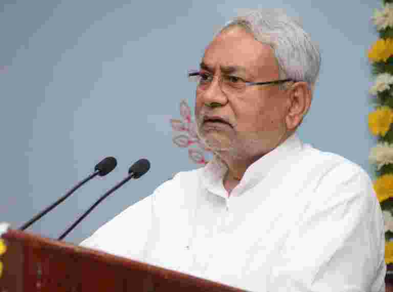 Nitish Kumar Woos NRIS投资Bihar