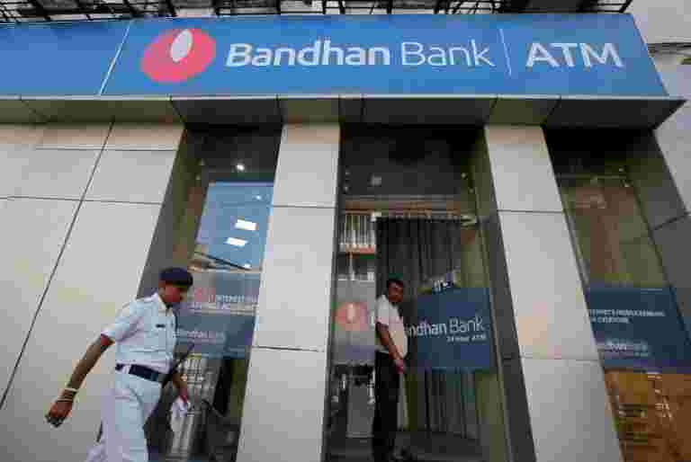 Bandhan Bank股票崩溃20％，因为RBI Bars公司从开设新分支机构