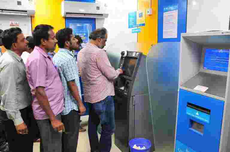 Warns Catmi发布会，运营的不可靠性可能会关闭印度ATM的一半。