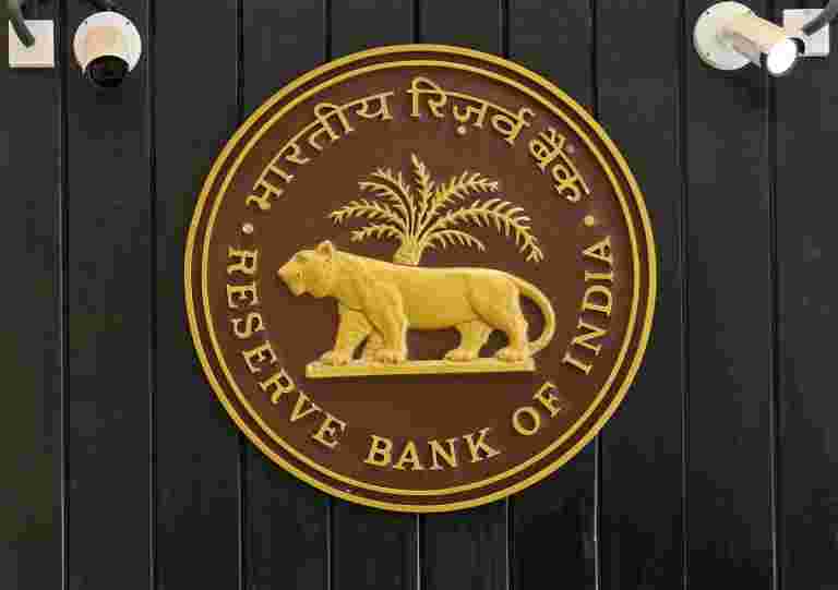 在PMC银行危机中，RBI解散董事会Shivajiroao Bhosale合作银行：报告