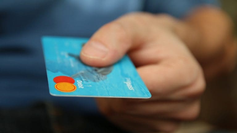 信用卡链接预先批准的贷款：在签署虚线之前要考虑的事情