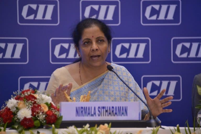 FM Nirmala Sitharaman：公共部门银行立即获得7万卢比重组