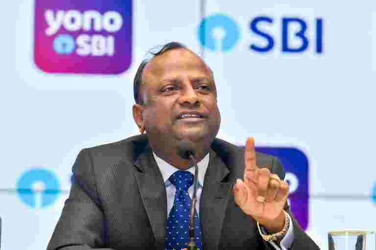 'Road Pe Rehna Padega'：SBI BOSS Rajnish Kumar的轻松承担为什么他买不起减薪