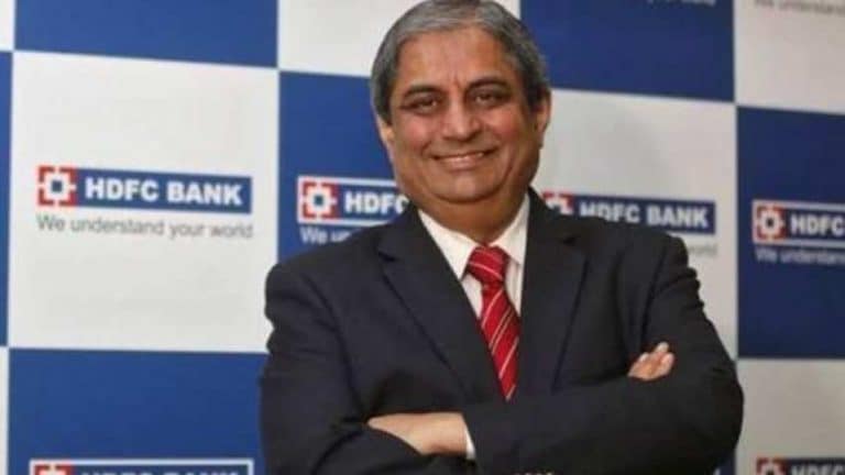 Aditya Puri销售74万卢比的银行股份