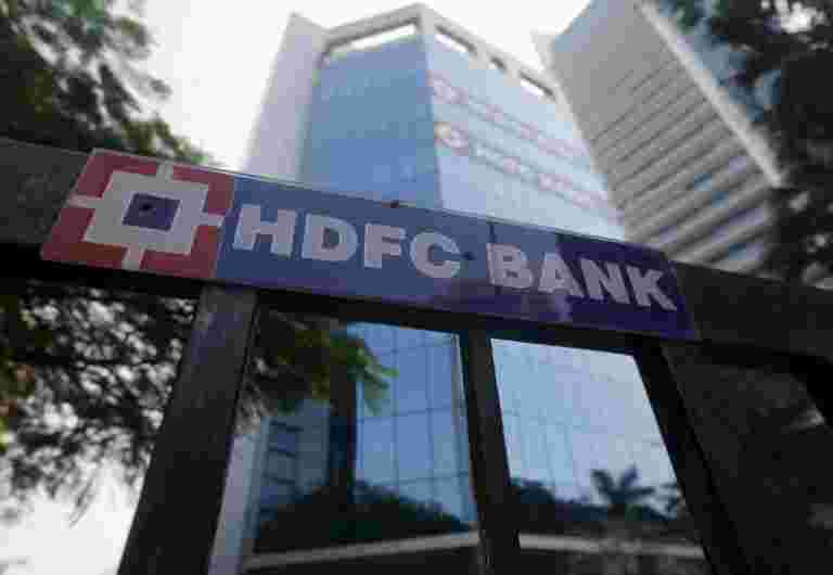 HDFC银行的多个数字中断信贷负面，穆迪说