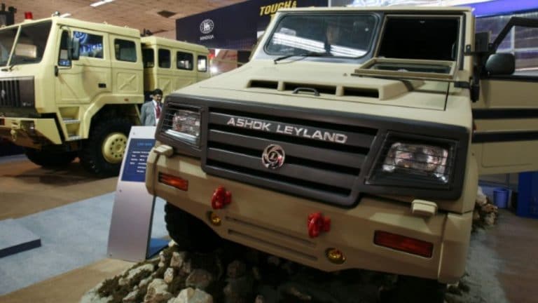 Ashok Leyland在10月份的销售额增长1％，9,989个单位